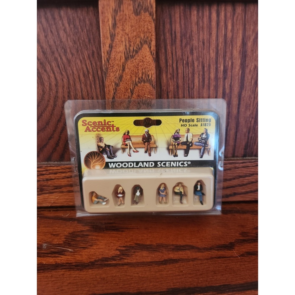 NOS Vintage Scenic Accents People Sitting‎ HO A1829 2002 Made In China